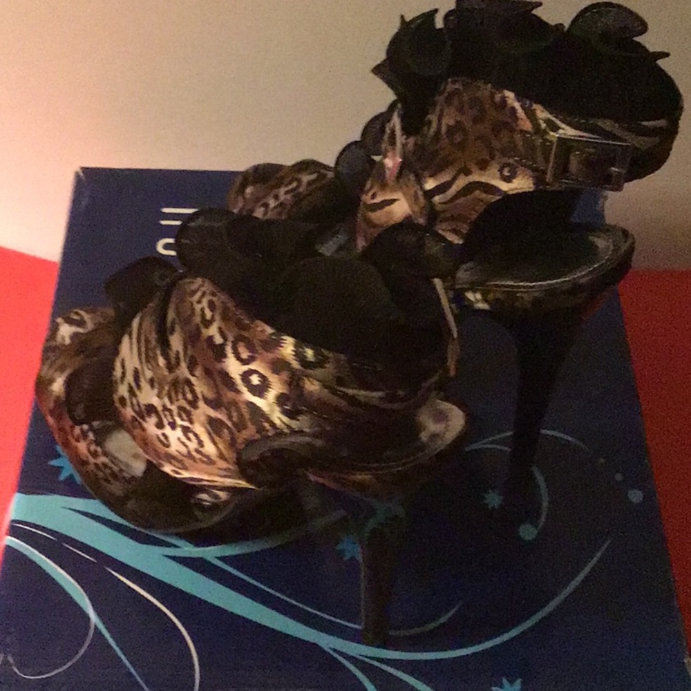 Heels - Picture 3 of 5